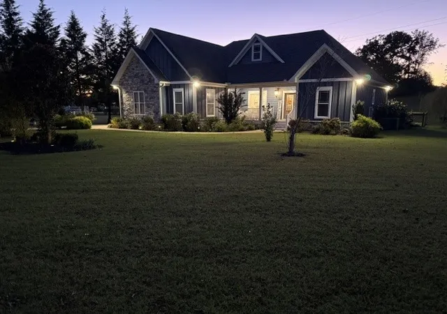Photo 2 of Single family home for sale at 203 Oak Crst Dr, Sparta, TN 38583 | MLS# 3624448 | Listing updated on 2026-10-28