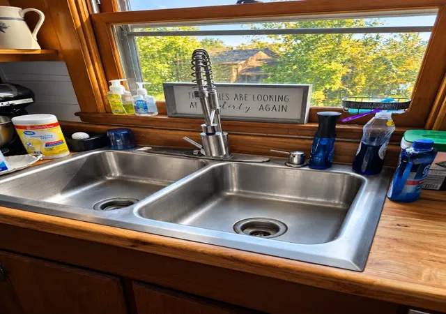 Photo 4 of Single family home for sale at 121 Ridge St, Surgoinsville, TN 37873 | MLS# 3624443 | Listing updated on 2026-10-26