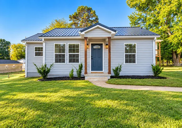 Photo 2 of Multi family home for sale at 305 Sunset Dr Nw, Cleveland, TN 37312 | MLS# 3624465 | Listing updated on 2026-10-23