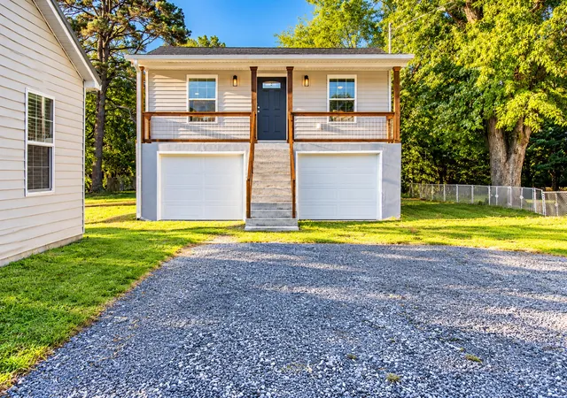 Photo 3 of Multi family home for sale at 305 Sunset Dr Nw, Cleveland, TN 37312 | MLS# 3624465 | Listing updated on 2026-10-23