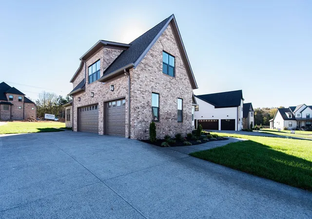 Photo 3 of Single family home for sale at 2926 Carisbrooke Dr, Mount Juliet, TN 37122 | MLS# 3626819 | Listing updated on 2026-10-26