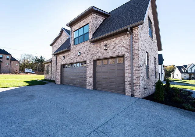 Photo 4 of Single family home for sale at 2926 Carisbrooke Dr, Mount Juliet, TN 37122 | MLS# 3626819 | Listing updated on 2026-10-26