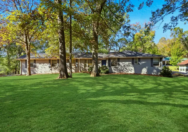 Photo 1 of Single family home for sale at 605 Clematis Dr, Nashville, TN 37205 | MLS# 3624630 | Listing updated on 2026-10-23
