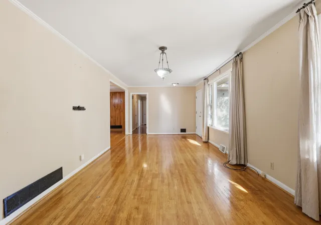 Photo 3 of Single family home for sale at 605 Clematis Dr, Nashville, TN 37205 | MLS# 3624630 | Listing updated on 2026-10-23
