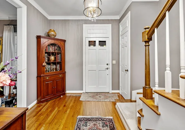 Listing Photo 1 - Condo for sale in building located at 4400 Belmont Park Ter, Nashville, TN 37215 - Unit #243