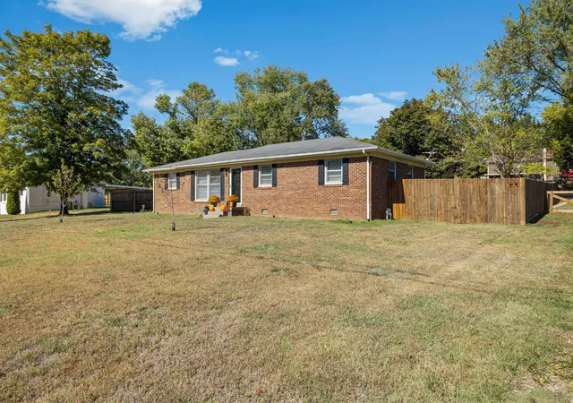 Photo 1 of Single family home for sale at 1449 Old Lake Rd, Lewisburg, TN 37091 | MLS# 3627857 | Listing updated on 2026-10-28