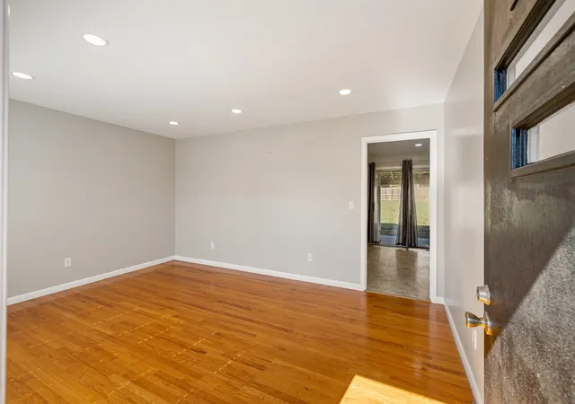 Photo 3 of Single family home for sale at 1449 Old Lake Rd, Lewisburg, TN 37091 | MLS# 3627857 | Listing updated on 2026-10-28