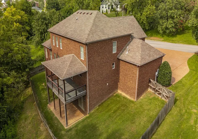 Photo 3 of Single family home for sale at 816 Lynn Dr, Goodlettsville, TN 37072 | MLS# 3624622 | Listing updated on 2026-10-23