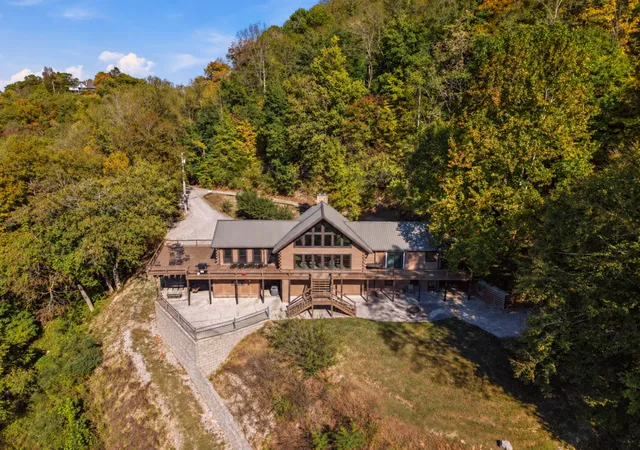 Single family home for sale at 524 Sunny Point Rd, Baxter, TN 38544 | MLS# 3628015