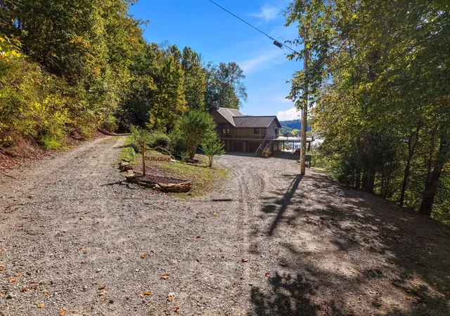Photo 2 of Single family home for sale at 524 Sunny Point Rd, Baxter, TN 38544 | MLS# 3628015 | Listing updated on 2026-10-29