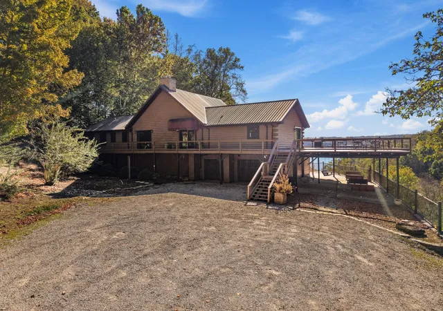 Photo 3 of Single family home for sale at 524 Sunny Point Rd, Baxter, TN 38544 | MLS# 3628015 | Listing updated on 2026-10-29