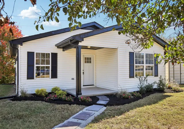 Photo 1 of Single family home for sale at 100 Partnership Cir, Franklin, TN 37064 | MLS# 3629950 | Listing updated on 2026-10-30
