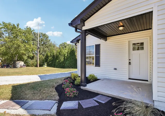 Photo 2 of Single family home for sale at 100 Partnership Cir, Franklin, TN 37064 | MLS# 3629950 | Listing updated on 2026-10-30