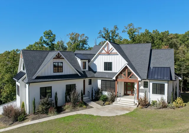 Single family home for sale at 6517 Shelter Cvs Dr, Hixson, TN 37343 | MLS# 3624650