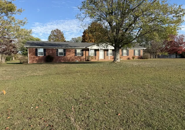 Photo 1 of Single family home for sale at 3912 Smithville Hwy, Mc Minnville, TN 37110 | MLS# 3629997 | Listing updated on 2026-10-31