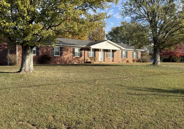 Photo 2 of Single family home for sale at 3912 Smithville Hwy, Mc Minnville, TN 37110 | MLS# 3629997 | Listing updated on 2026-10-31