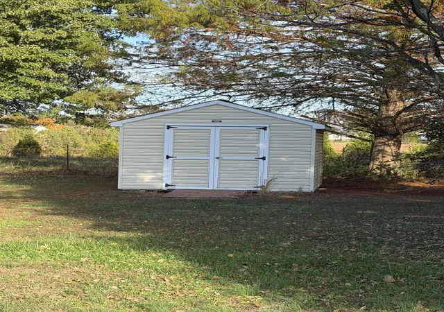 Photo 3 of Single family home for sale at 3912 Smithville Hwy, Mc Minnville, TN 37110 | MLS# 3629997 | Listing updated on 2026-10-31