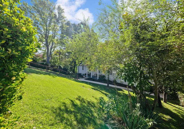Photo 3 of Single family home for sale at 3906 Sells Dr, Chattanooga, TN 37412 | MLS# 3624883 | Listing updated on 2026-10-23