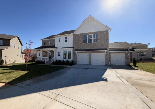 Photo 3 of Single family home for sale at 5209 Fairhaven Ct, Thompsons Station, TN 37179 | MLS# 3626127 | Listing updated on 2026-10-23