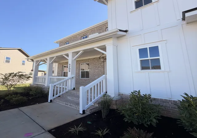 Photo 3 of Single family home for sale at 5209 Fairhaven Ct, Thompsons Station, TN 37179 | MLS# 3626127 | Listing updated on 2026-10-23