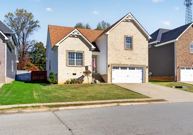 Photo 2 of Single family home for sale at 1557 Ellie Piper Cir, Clarksville, TN 37043 | MLS# 3627642 | Listing updated on 2026-10-28