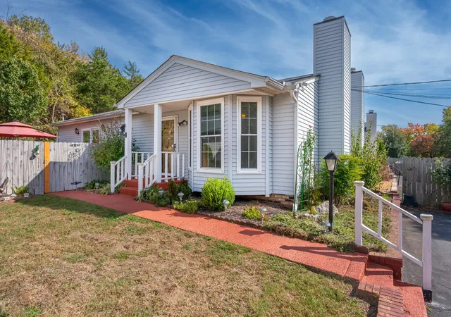 Single family home for sale at 3014 Casa Dr, Nashville, TN 37214 | MLS# 3627992