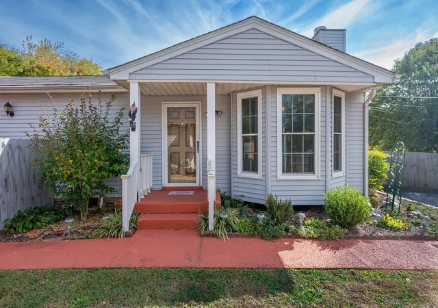 Photo 1 of Single family home for sale at 3014 Casa Dr, Nashville, TN 37214 | MLS# 3627992 | Listing updated on 2026-10-28