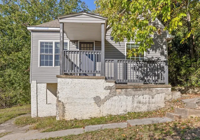Single family home for sale at 813 Merriam St, Chattanooga, TN 37405 | MLS# 3626101