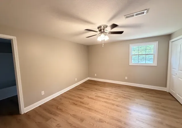Photo 4 of Single family home for sale at 2510 Buckner Dr, Hopkinsville, KY 42240 | MLS# 3626177 | Listing updated on 2026-10-23