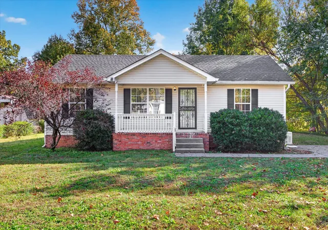 Single family home for sale at 411 Buckeye Ln, Clarksville, TN 37042 | MLS# 3627486