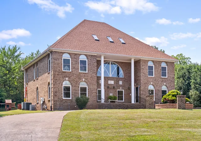 Photo 1 of Single family home for sale at 306 Abby Ln, Clarksville, TN 37043 | MLS# 3627532 | Listing updated on 2026-10-31