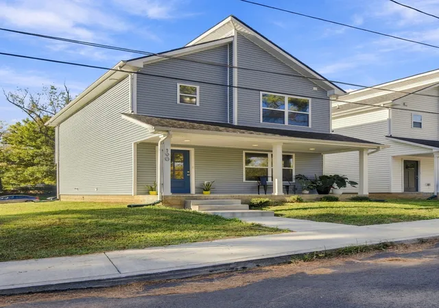 Photo 2 of Single family home for sale at 190 Mitchell St, Clarksville, TN 37042 | MLS# 3626222 | Listing updated on 2026-10-27
