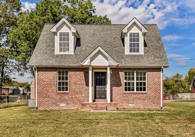Photo 1 of Single family home for sale at 727 Inver Ln, Clarksville, TN 37042 | MLS# 3626226 | Listing updated on 2026-10-23