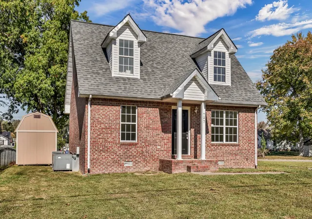 Photo 3 of Single family home for sale at 727 Inver Ln, Clarksville, TN 37042 | MLS# 3626226 | Listing updated on 2026-10-23
