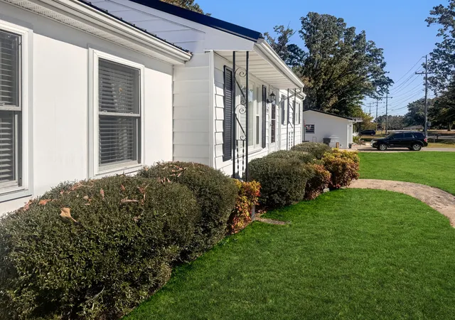 Photo 2 of Single family home for sale at 315 Natcor Dr, Dover, TN 37058 | MLS# 3627541 | Listing updated on 2026-10-27