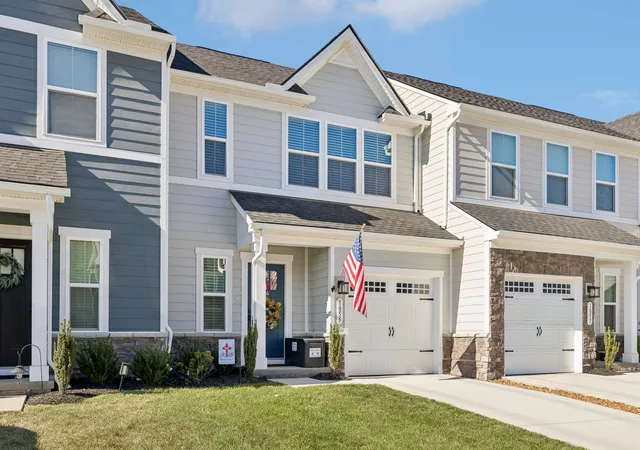 Photo 2 of Townhouse for sale at 1055 Mountain View Dr, Thompsons Station, TN 37179 | MLS# 3627099 | Listing updated on 2026-10-29