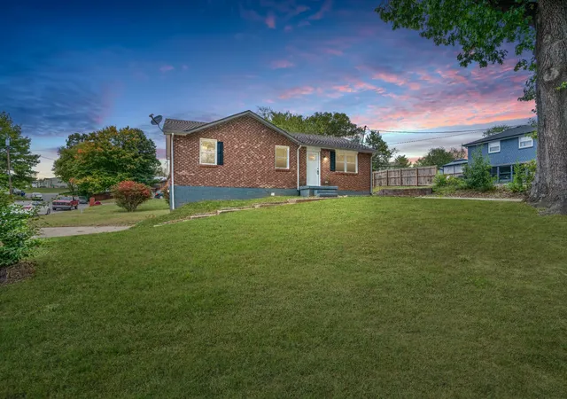 Photo 1 of Single family home for sale at 1579 Boxcroft Rd, Clarksville, TN 37042 | MLS# 3626530 | Listing updated on 2026-10-26