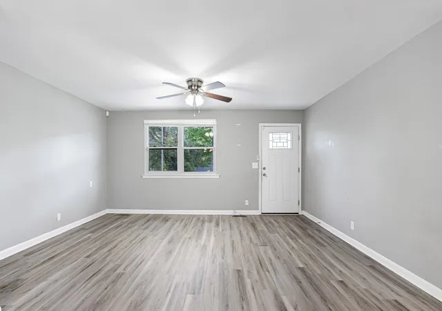 Photo 4 of Single family home for sale at 1579 Boxcroft Rd, Clarksville, TN 37042 | MLS# 3626530 | Listing updated on 2026-10-26