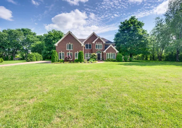 Photo 3 of Single family home for sale at 611 Cattail Ln, Franklin, TN 37064 | MLS# 3626488 | Listing updated on 2026-10-29