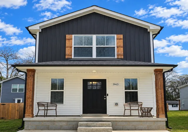 Single family home for sale at 943 Wall St, Clarksville, TN 37040 | MLS# 3626676