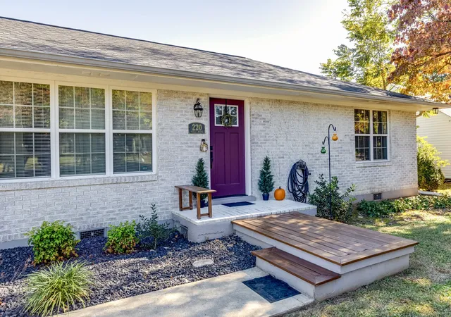 Single family home for sale at 220 Parkes Ave, Lawrenceburg, TN 38464 | MLS# 3626714