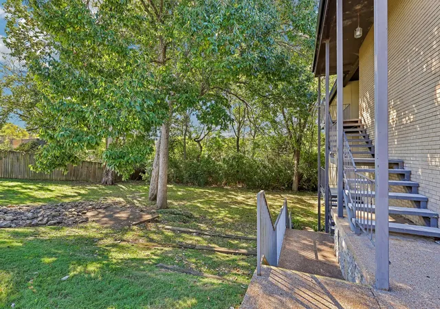 Listing Photo 1 - Condo for sale in building located at 6680 Charlotte Pike, Nashville, TN 37209 - Unit #K2