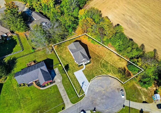 Photo 2 of Single family home for sale at 818 Cottonwood Ct, Springfield, TN 37172 | MLS# 3628596 | Listing updated on 2026-10-29