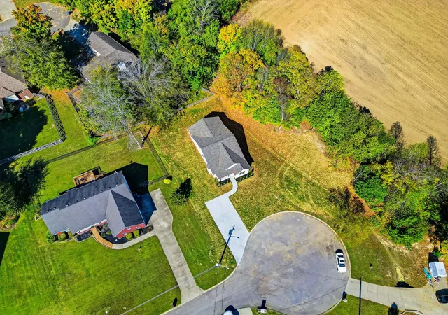 Photo 3 of Single family home for sale at 818 Cottonwood Ct, Springfield, TN 37172 | MLS# 3628596 | Listing updated on 2026-10-29