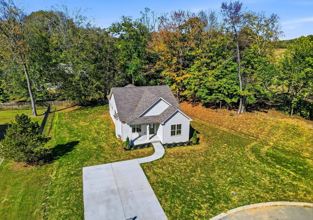 Photo 4 of Single family home for sale at 818 Cottonwood Ct, Springfield, TN 37172 | MLS# 3628596 | Listing updated on 2026-10-29