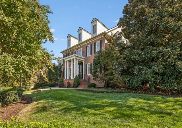 Photo 2 of Single family home for sale at 321 Haddon Ct, Franklin, TN 37067 | MLS# 3628729 | Listing updated on 2026-10-30