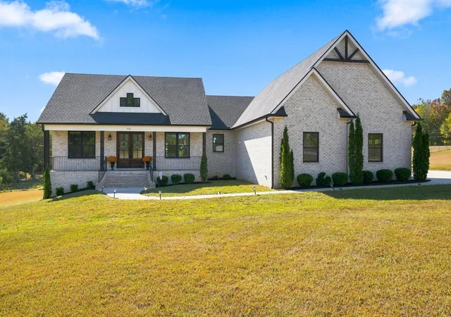 Photo 1 of Single family home for sale at 930 Steele Rd, Charlotte, TN 37036 | MLS# 3626720 | Listing updated on 2026-10-27