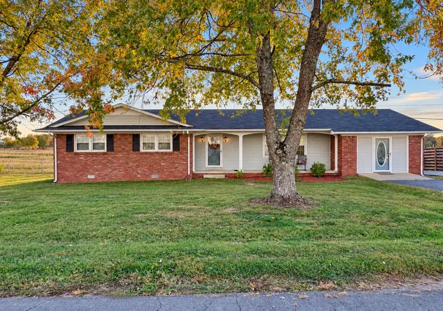 Photo 1 of Single family home for sale at 212 Collier St, Loretto, TN 38469 | MLS# 3626521 | Listing updated on 2026-10-29