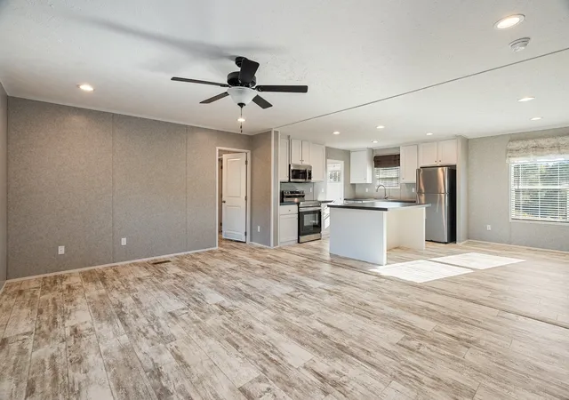 Photo 1 of Manufactured home for sale at 395 Busby Rd, Loretto, TN 38469 | MLS# 3626620 | Listing updated on 2026-10-29