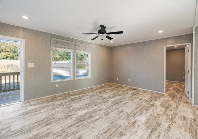 Photo 2 of Manufactured home for sale at 395 Busby Rd, Loretto, TN 38469 | MLS# 3626620 | Listing updated on 2026-10-29
